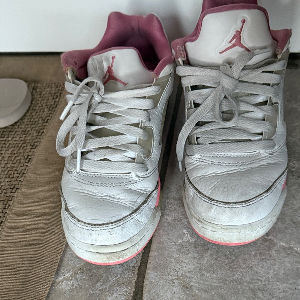 Jordan Women's White and Pink Sneakers